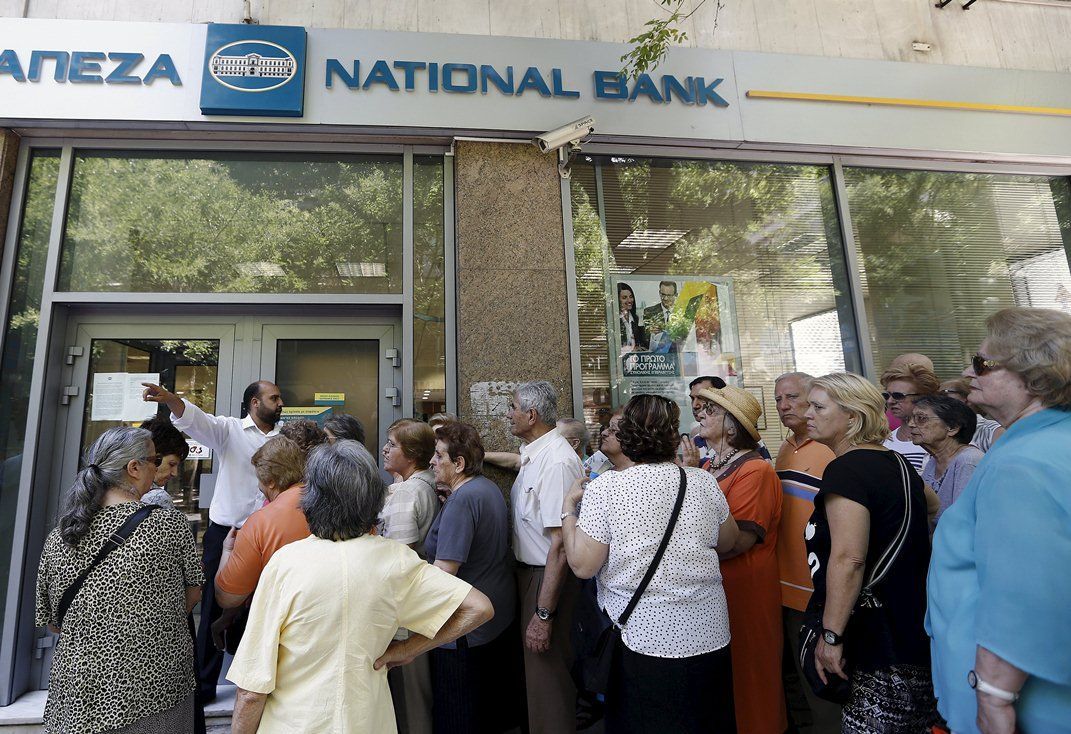 Fronta před řeckou bankou