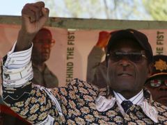 Deficit dobrého vládnutí, tradiční problém Afriky: zimbabwský prezident Robert Mugabe