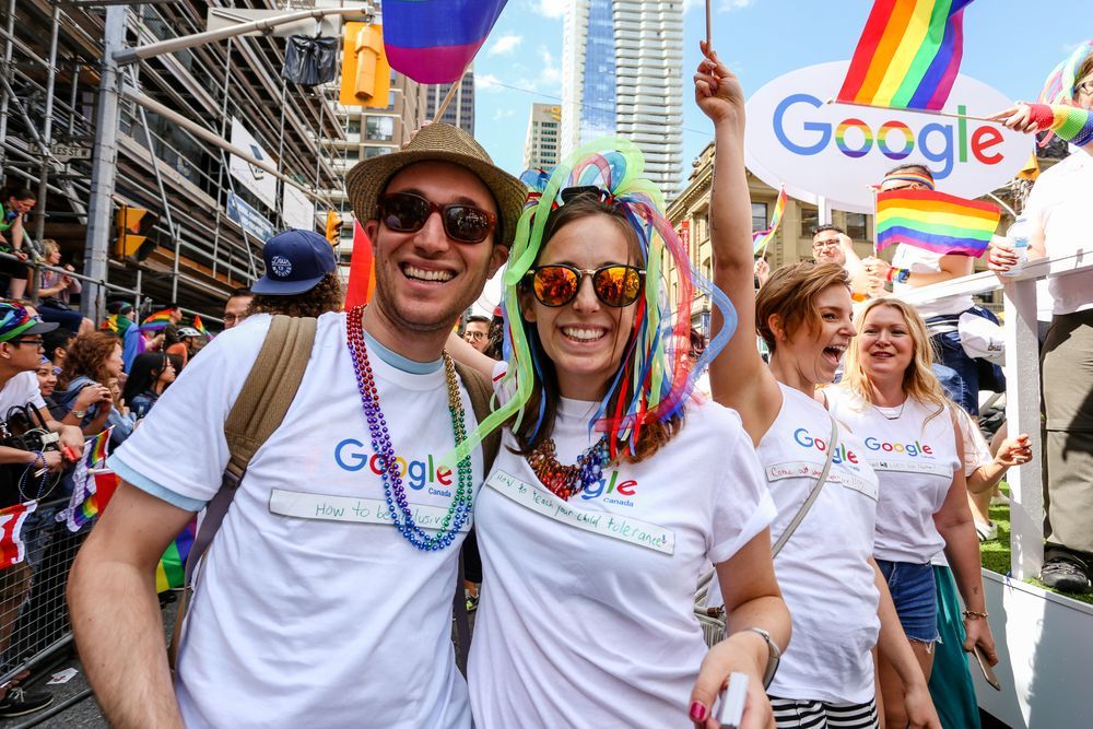 Zaměstnanci Google na Toronto Pride Parade