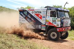 Kolik pneumatik spolkne Dakar? Vyhrajte projížďku v Tatře Martina Kolomého