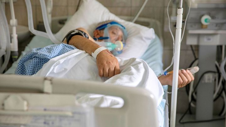 Muž v Hongkongu se nakazil koronavirem dvakrát, nejspíš šlo o jinou mutaci onemocnění