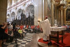 Benefiční Večer lidí dobré vůle na Velehradě vynesl přes půl milionu korun