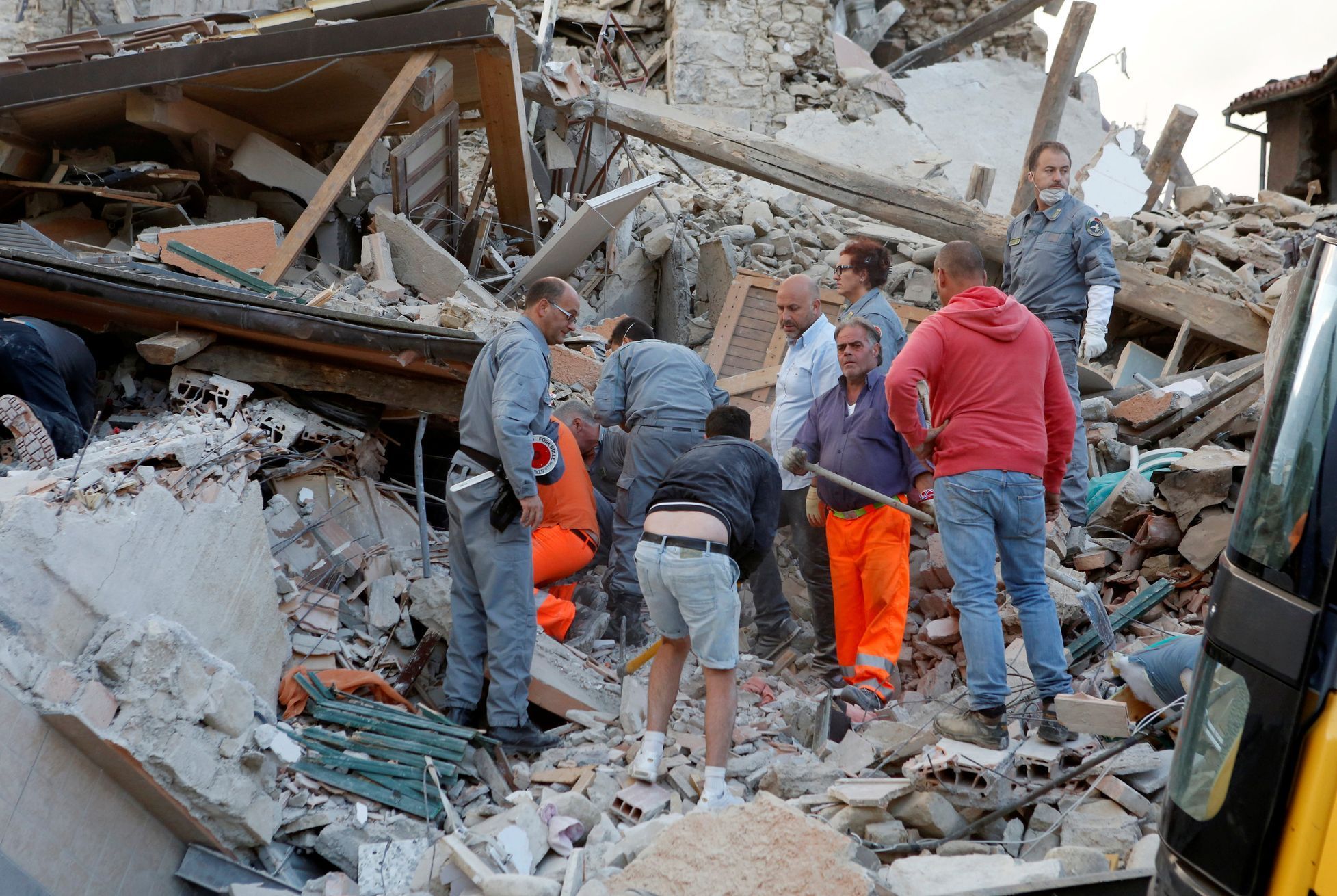Následky zemětřesení ve středoitalském Amatrice
