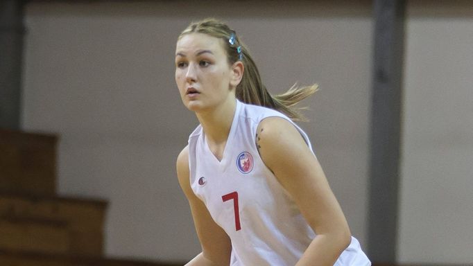 Nataša Kovačevičová hraje basketbal s amputovanou nohou