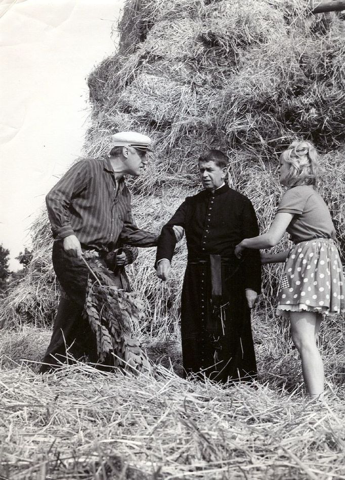 Evald Schorm, Vlastimil Brodský a Jana Brejchová roku 1968 při natáčení Farářova konce.