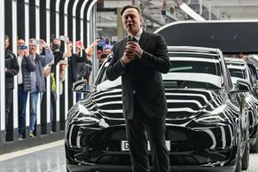 První Tesly "Made in Germany" z rukou Elona Muska. Továrna u Berlína konečně jede