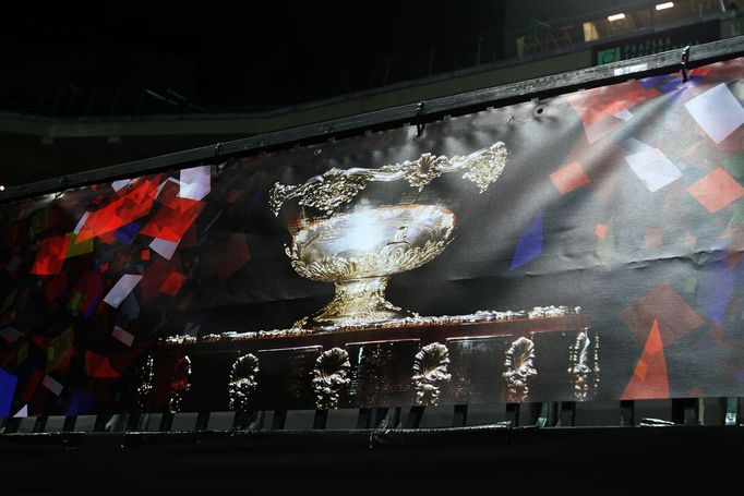 Páteční poslední přípravy v O2 areně před zahájením finále Davis Cupu