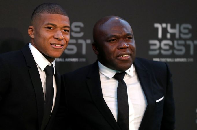 fotbal, galavečer FIFA 2018, Kylian Mbappe a tatínek Wilfried