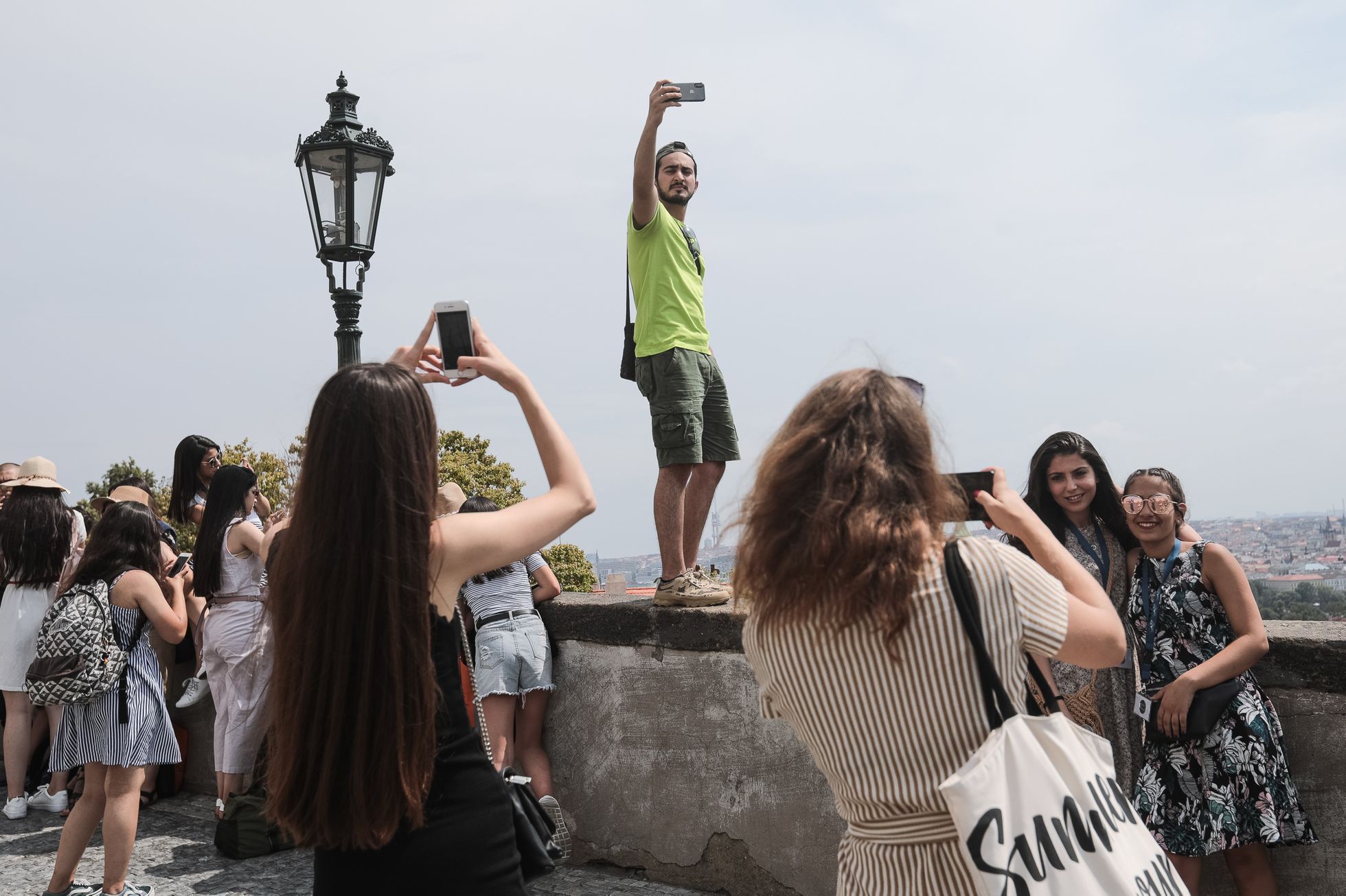 Pražský Hrad - léto 2019 - fronty, turisti, uzavírky