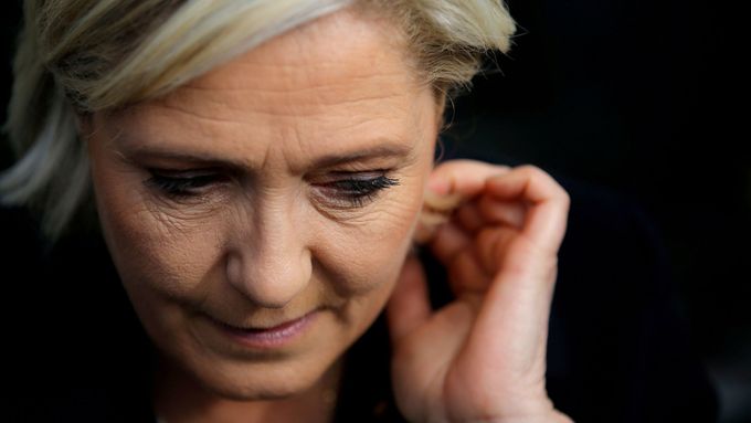 Šéfka Národní fronty Marine Le Penová