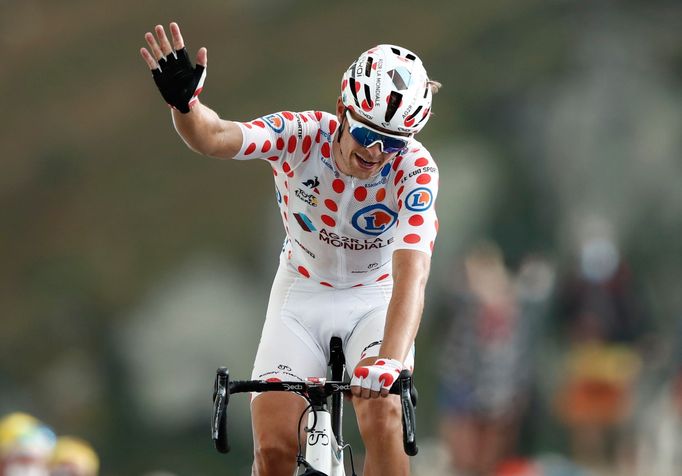 17. etapa Tour de France 2020: Benoit Cosnefroy v cíli.