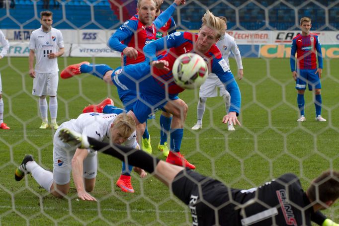 SL, Baník-Plzeň: Jiří Pavlenka - Daniel Kolář, penalta; dorážka František Rajtoral