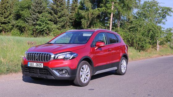 V jednoduchosti je krása, věří u Suzuki. Test SUV S-Cross, které nelže ve spotřebě