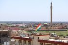 Město, nad nímž vlaje kurdská vlajka, dobyli pešmergové za pomoci náletů spojenců zpět do svých rukou na konci loňského roku po víc než dvouleté vládě Islámského státu.