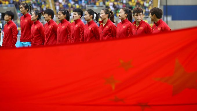 People's Republic of China's squad before the beginning of the match.