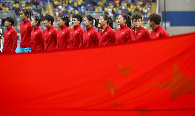 People's Republic of China's squad before the beginning of the match.