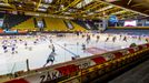 Utkání 4. kola hokejové extraligy: HC Verva Litvínov - HC Škoda Plzeň, 7. listopadu 2020 v Litvínově. Hokejisté nastupují do utkání.