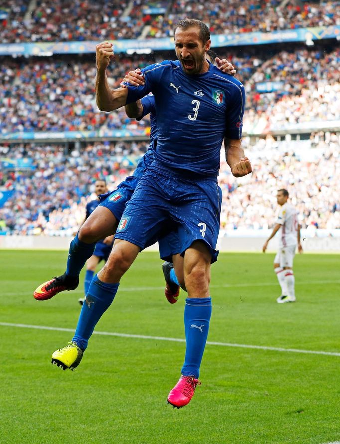 Euro 2016, Itálie-Španělsko: Giorgio Chiellini slaví gól na 1:0