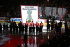 V úvodních zápasech se představili i úřadující šampioni NHL, Chicago Blackhawks.