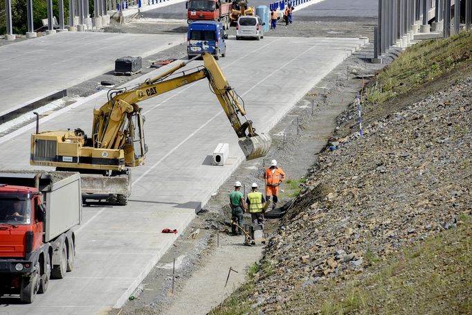 Obchvat Třince v úseku od Nebor do Oldřichovic a dále do Bystřice se chýlí ke konci. 4.9.2017