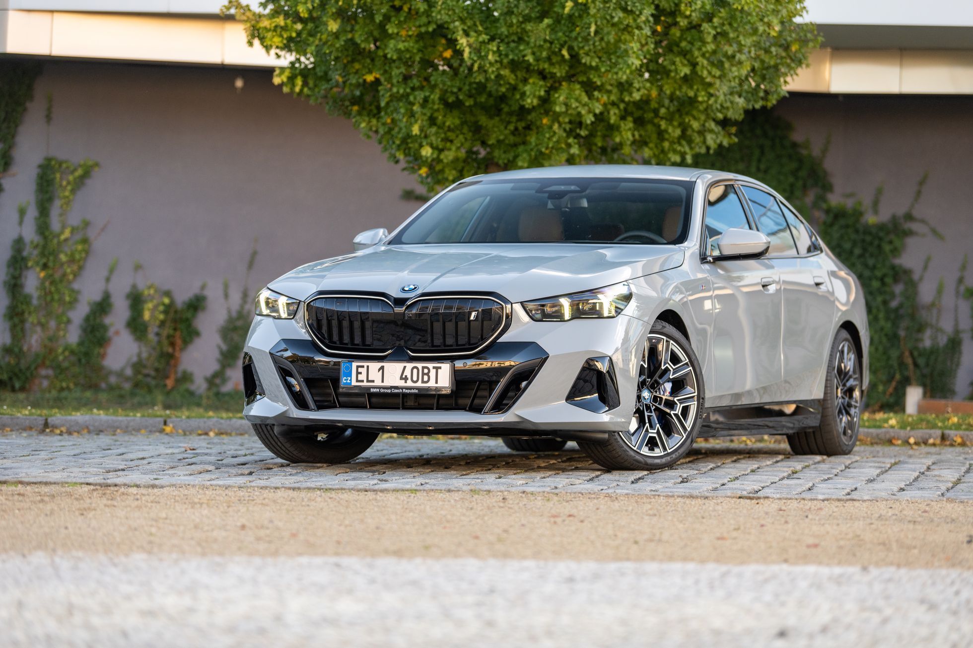 BMW 5 2023