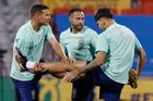 Brazilci přišli na MS pro další zápasy ve skupině o kanonýra Neymara