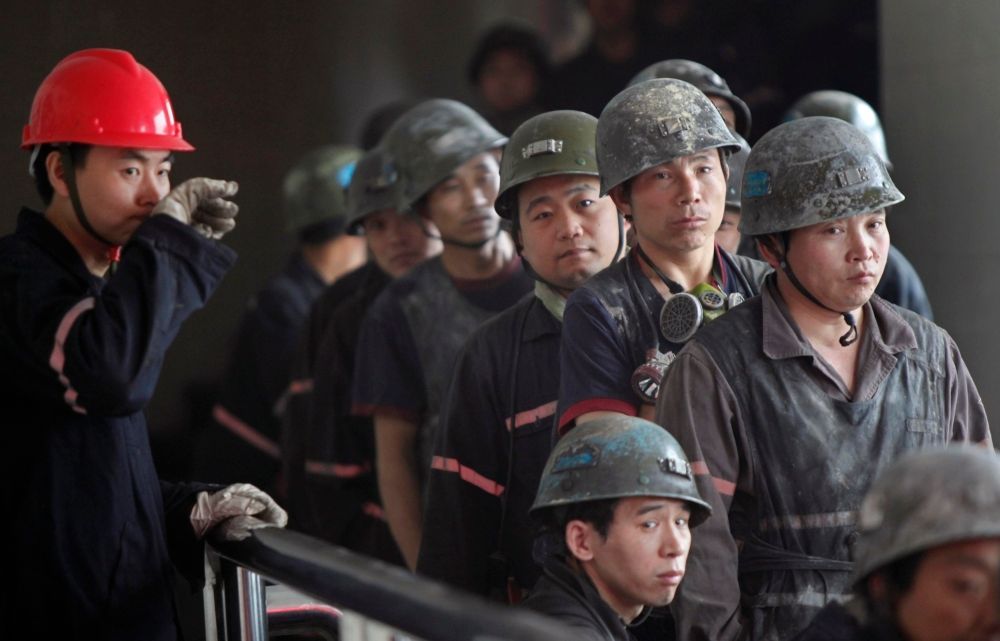 V zavaleném čínském dole čeká na záchranu 50 horníků