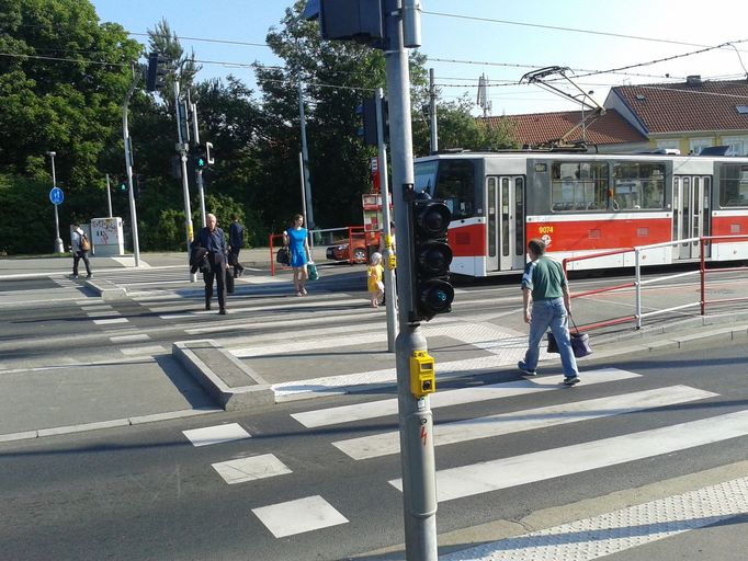 Přechod v Praze na Vypichu.