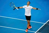 Různé kombinace růžové či oranžové barvy vévodí úborům tenistů na Australian Open. Tohle je Rafael Nadal. Podívejte se na další.