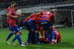 Živě: Plzeň - Dukla, Viktoria splnila roli favorita, Duklu porazila po trefách Petržely a Bakoše 2:0