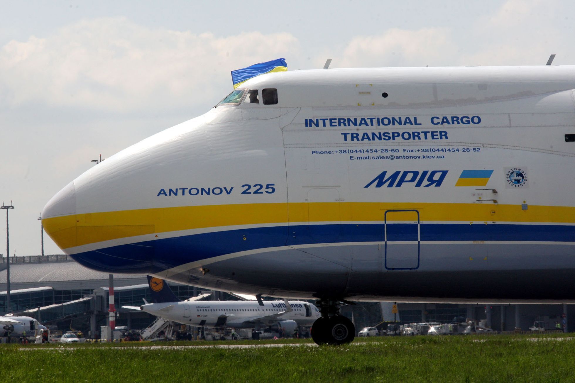 An-225 Mrija přiltálo v Praze
