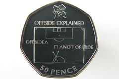 FOTO Olympijská mince vysvětlí ofsajd. Lépe než diagram