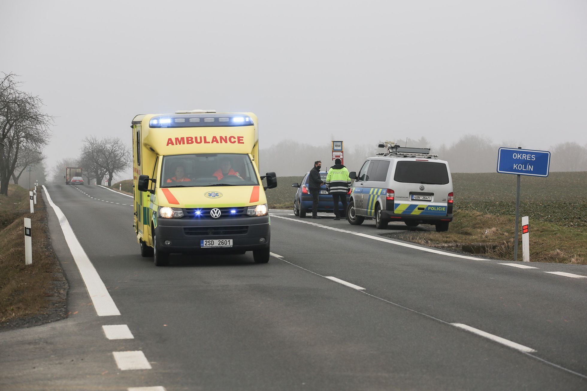 Policie, hlídka, policista, koronavirus, nouzový stav, omezený pohyb mezi okresy, doprava, okres Kolín, Praha-východ