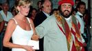 Pavarotti se přátelil s lady Dianou. Na snímku v září 1995, kdy spolu chystali akci "Pavarottti a přátelé". Výtěžek benefice měl jít ve prospěch dětí v tehdy válkou zmítané Bosně a Hercegovině.