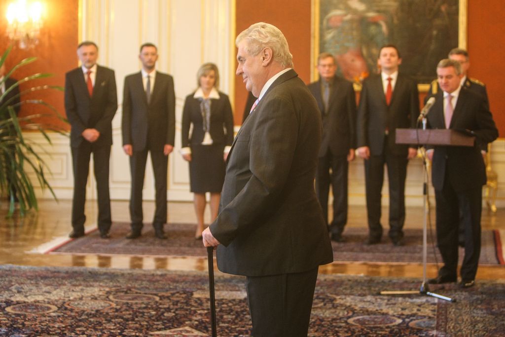 Miloš Zeman jmenuje Bohuslava Sobotku premiérem