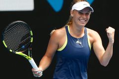Wozniacká se ve finále Australian Open utká s Halepovou, Sestini Hlaváčková nezíská titul ani v mixu