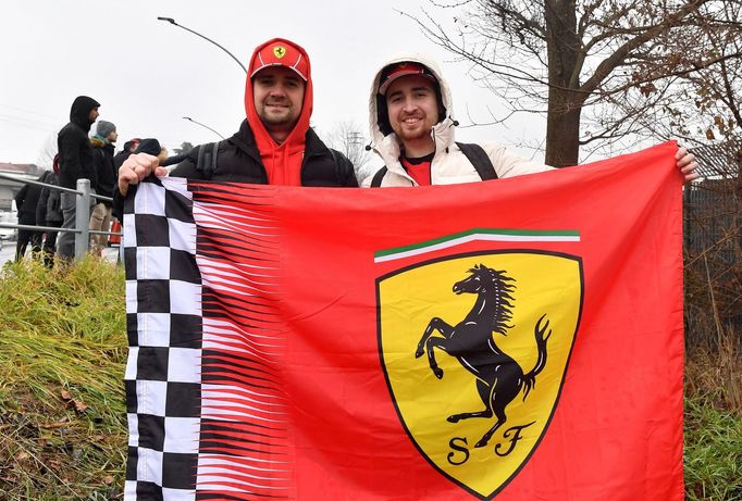 První jízda Lewise Hamiltona v monopostu Ferrari, usedl do vozu F-23 z roku 2023