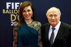 Akce v Kongresovém domě v Curychu měla všechny znaky velké show včetně červeného koberce pro přicházející hvězdy. 77letého prezidenta FFIA Seppa Blattera doprovodila jeho nová o 28 let přítelkyně Linda Barrasová.