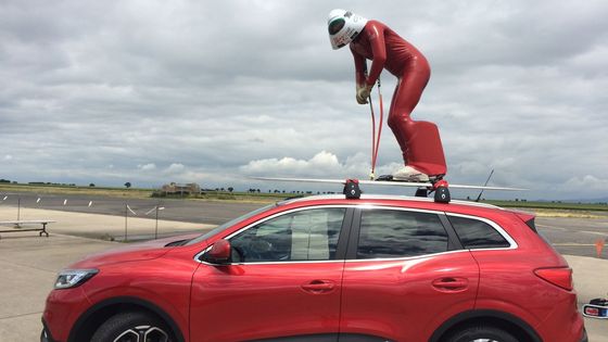 Osobnosti a jejich auta: Galerie tuzemských celebrit, které využívají automobilky k propagaci