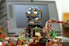 Roboti z Česka se přetahují o míčky