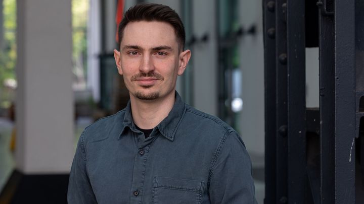 Muž, který vyvrací hoaxy na Slovensku: Vyhnete se jim, až když hodíte mobil do Vltavy