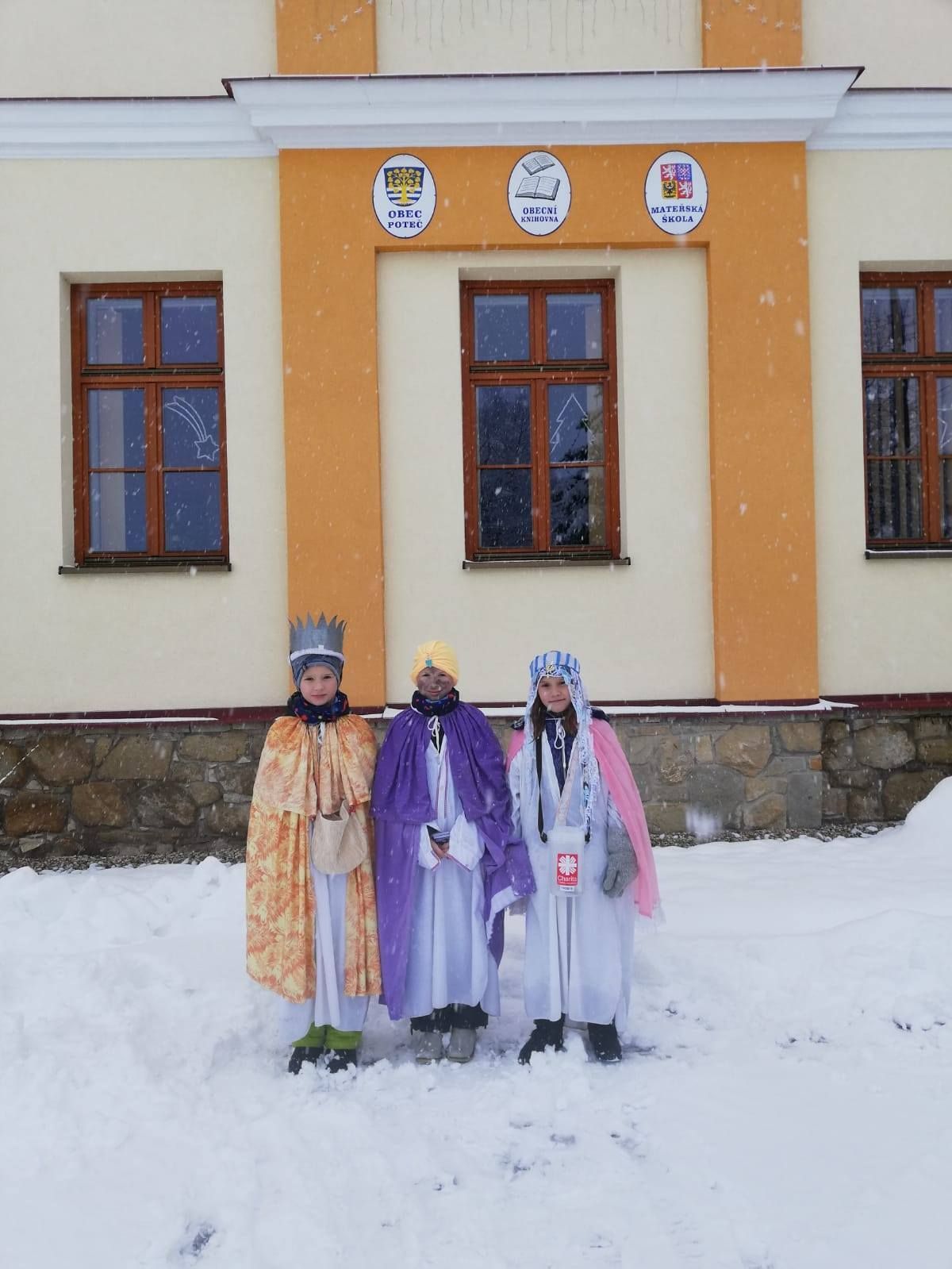 Tříkráloví sbírka 2019 - sněhová kalamita - obec Poteč, Bílé Karpaty