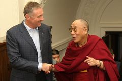 Vztahy Evropské unie s Čínou ovládl tibetský mráz