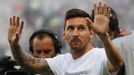 Soccer Football - Ligue 1 - Paris St Germain v RC Strasbourg - Parc des Princes, Paris, France - August 14, 2021  Paris St Germain's Lionel Messi acknowledges the fans in