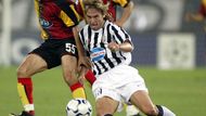 Pavel Nedvěd - Není sporu o tom, kdo udělal v Itálii českému fotbalu největší jméno. Držitel Zlatého míče získal s Laziem Superpohár i Pohár vítězů pohárů. S Juventusem pak došel až do finále Ligy mistrů. Turínský velkoklub si českého záložníka tak oblíbil, že ho nechal po skončení kariéry pracovat ve vedení klubu.