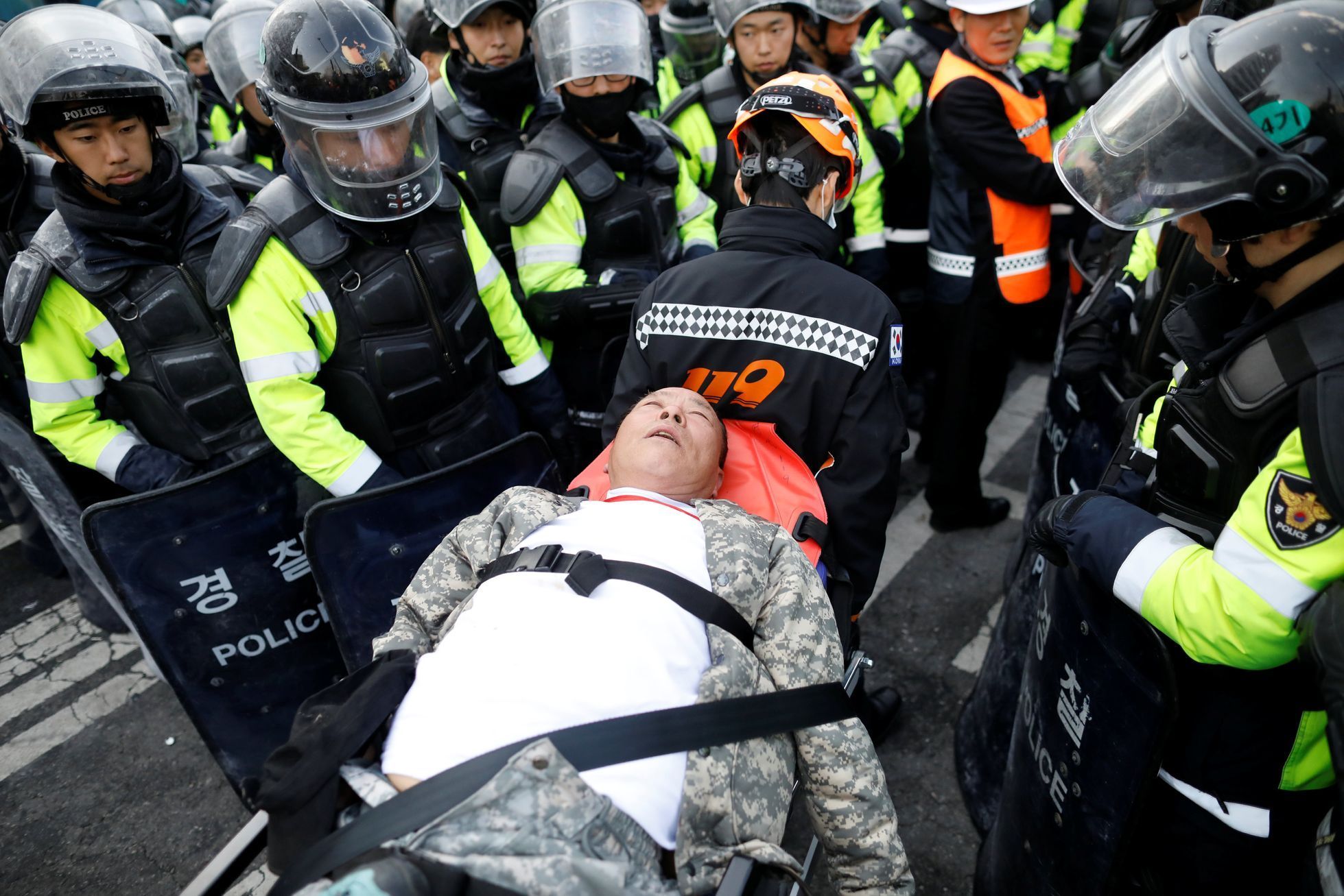 Jižní Korea, policisté, zranění, protesty