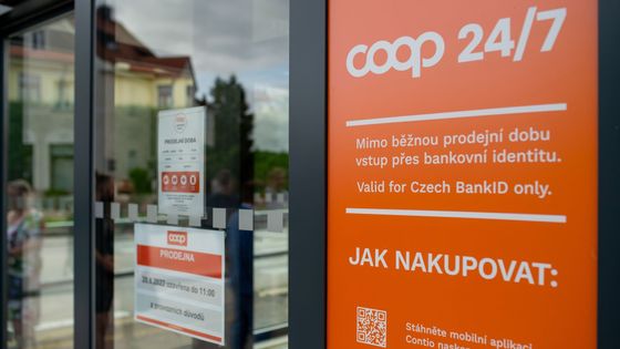 O půlnoci sami v obchodě. Coop otevřel prodejnu bez prodavačů, nejvíce letí alkohol