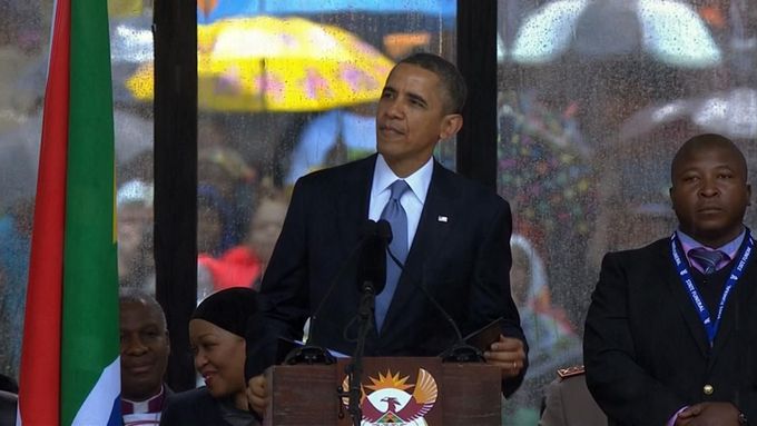 Prezident Obama s tlumočníkem do znakové řeči.