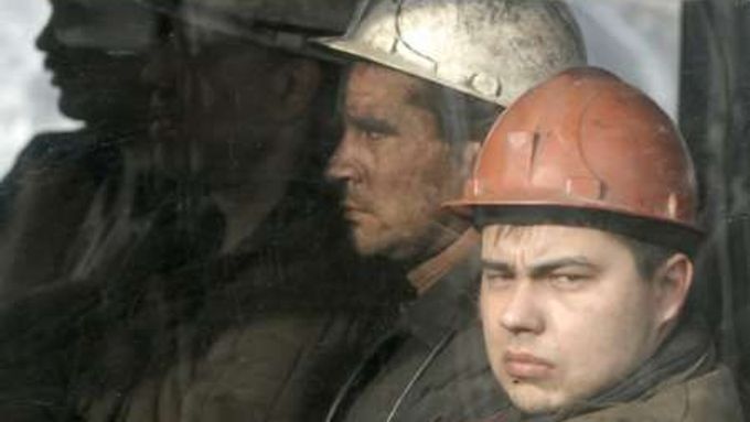 Téměř stovka horníků neštěstí přežila, 108 jejich kolegů nikoli