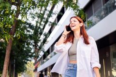 "Dlouhověkost není sprint, ale maraton," říká lékař. Lidi mají telefonovat při chůzi